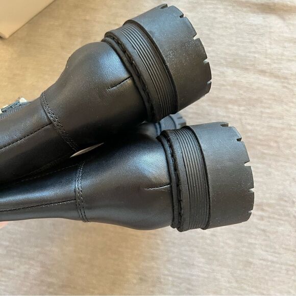 NWT Marc Fisher Parrie Lug Sole Chain Boots in Black 6 - Picture 6 of 9